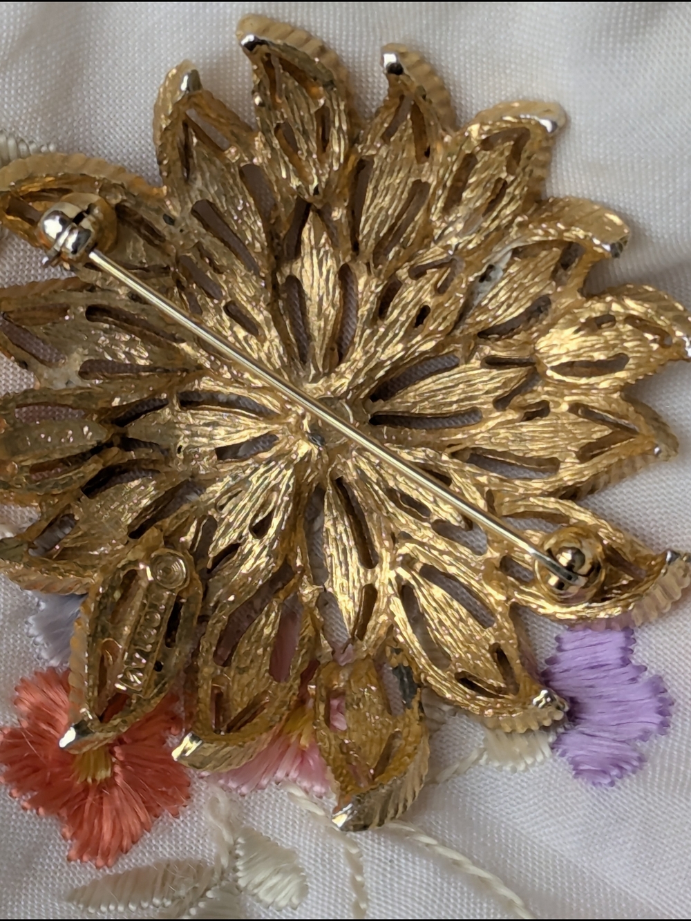 D'Orlan Vintage Floral Flower Brooch Pin Quiet Luxury Bohemian 70s Retro - Picture 11 of 14